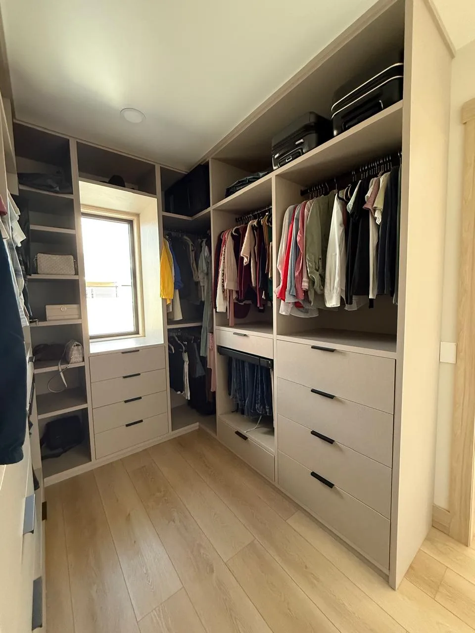 Closets y Recámaras — Cabinet Deluxe Cuauhtémoc