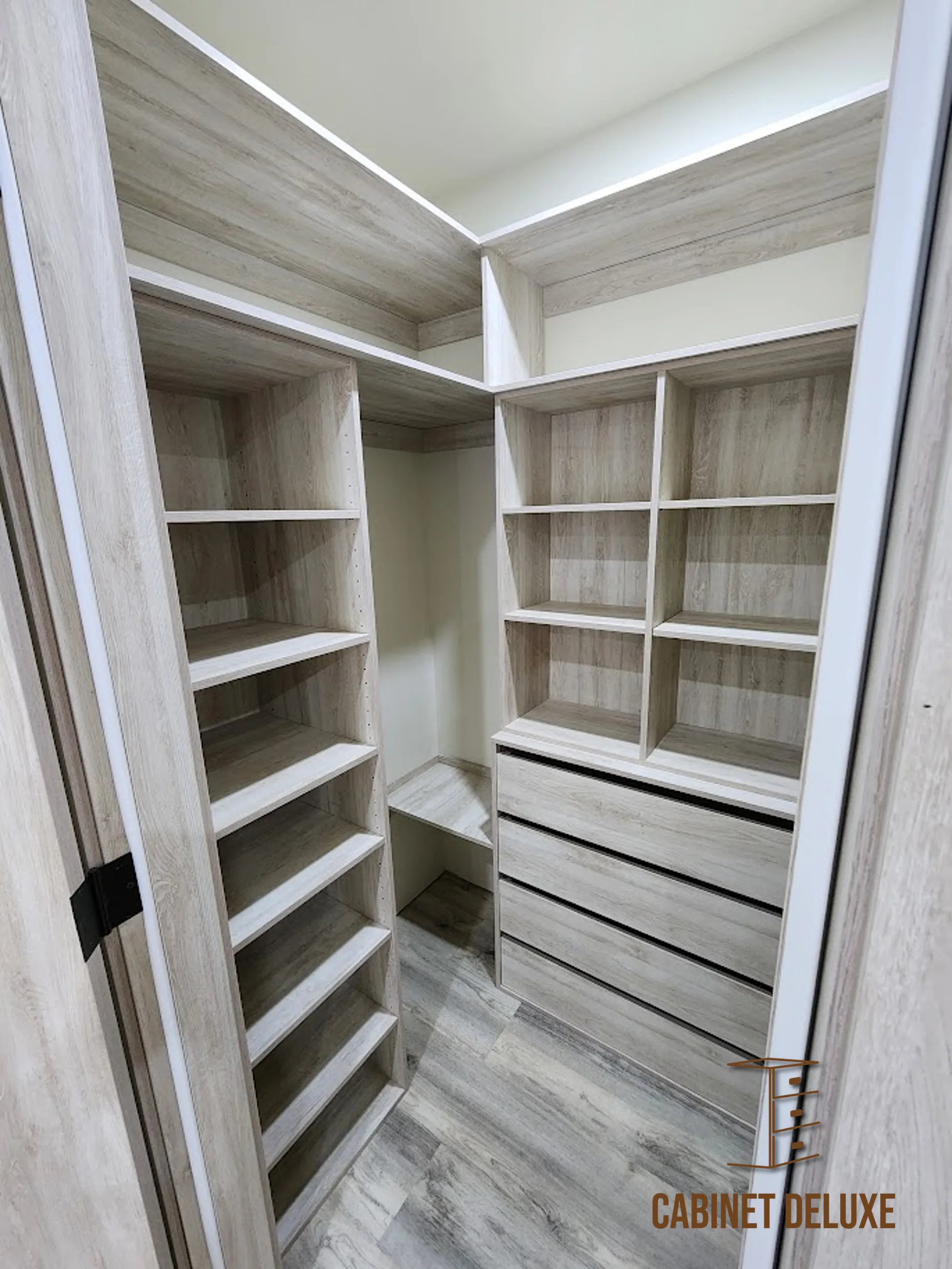 Closets y Recámaras — Cabinet Deluxe Cuauhtémoc