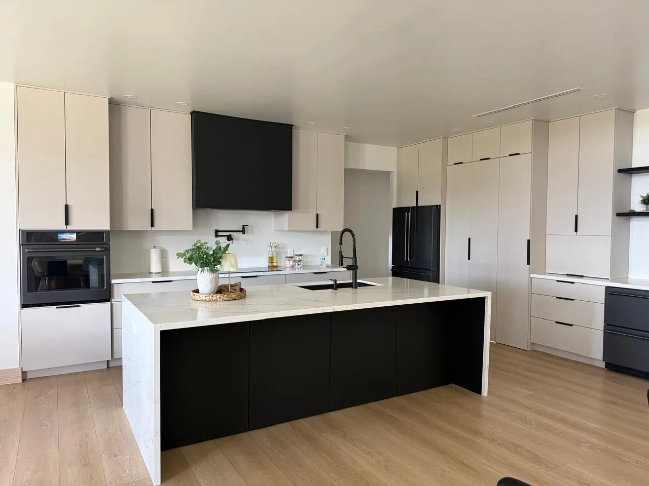 Cocinas Integrales — Cabinet Deluxe Cuauhtémoc